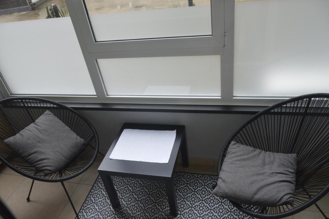 Teodora Lux Apartman Free Privat Parking Apartamento Novi Sad Exterior foto