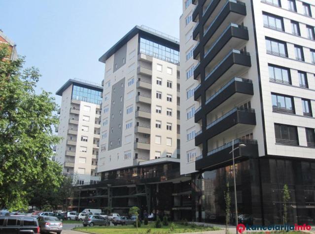 Teodora Lux Apartman Free Privat Parking Apartamento Novi Sad Exterior foto
